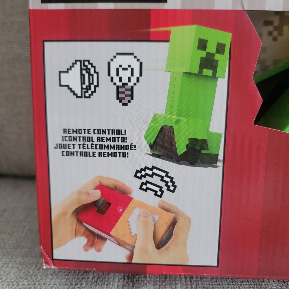 Minecraft Exploding RC Creeper Toy - Picture 2 of 7